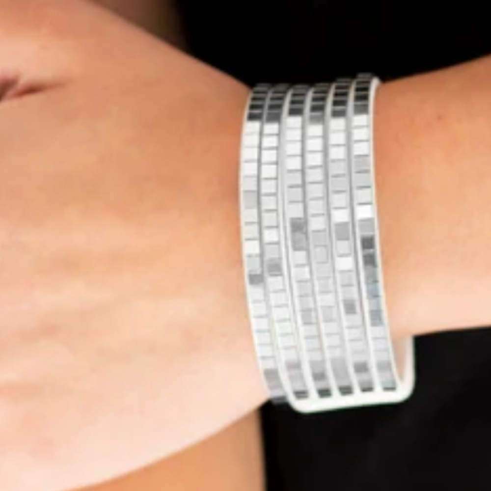 Nwt bracelet disco dazzle paparazzi